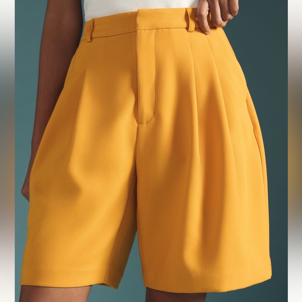 NWT The Avery pleated trouser shorts in mango